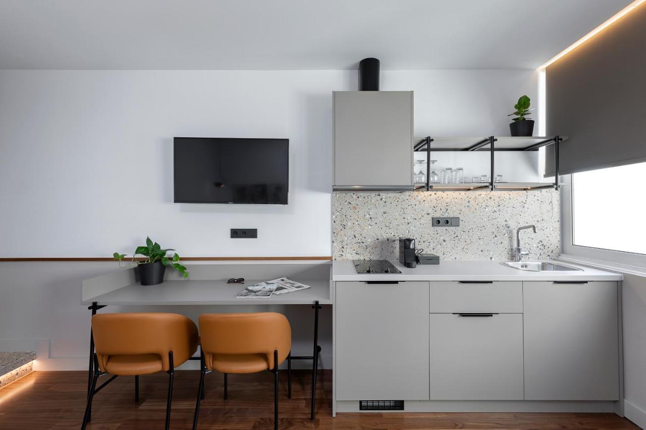 The Athenians Art Apartments Extérieur photo