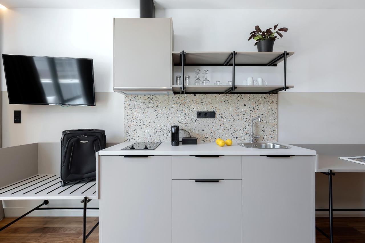 The Athenians Art Apartments Extérieur photo