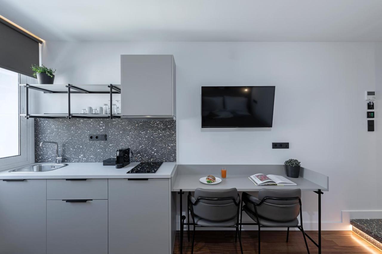 The Athenians Art Apartments Extérieur photo